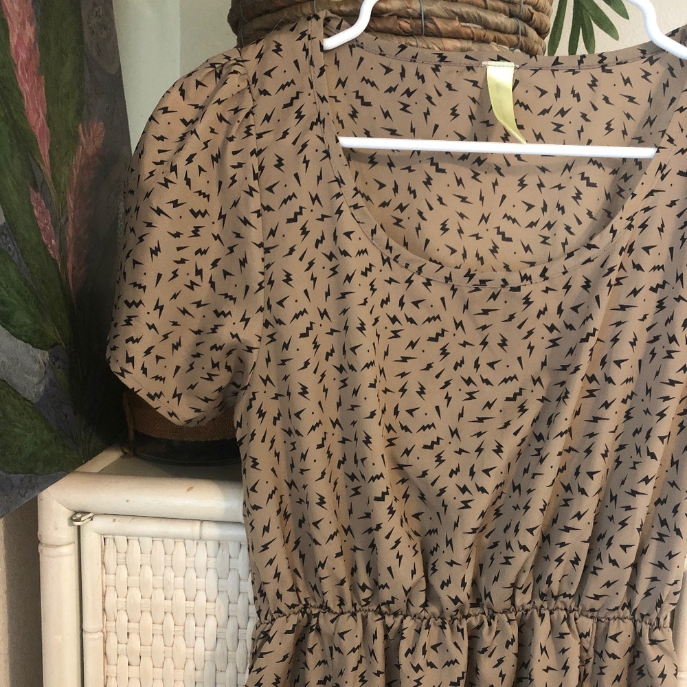 ** Bee Stitched ** Lightning Bolt Dress in Tan